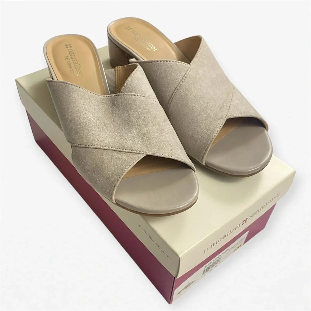 Naturalizer Tan Sandals Mules with Soft Suede Finish size 8M - Picture 1 of 5